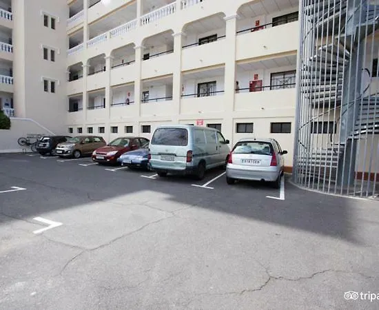 Castle Harbour Hotel apartamentowy 2*