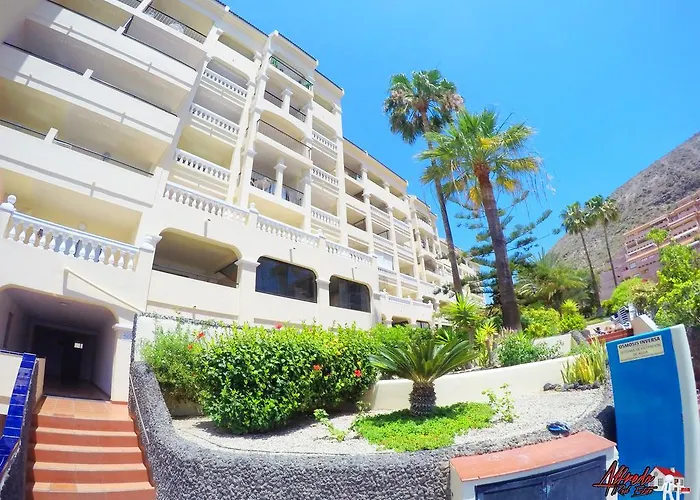 Aparthotel Castle Harbour