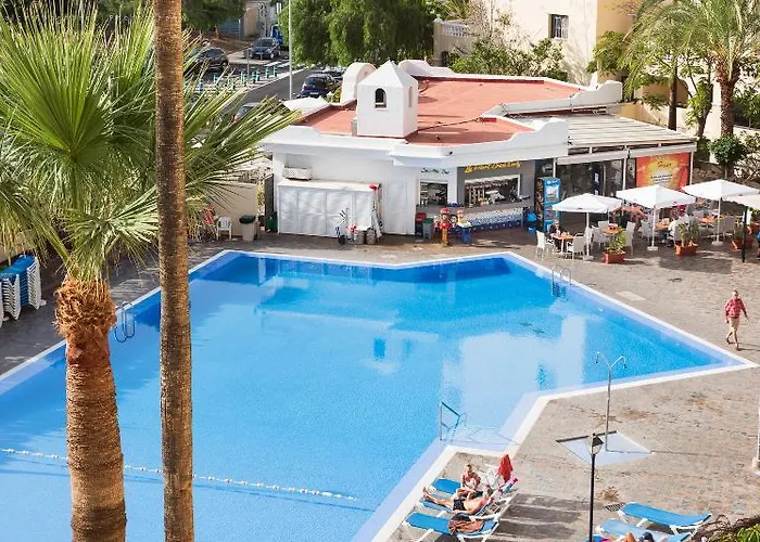 Castle Harbour מלון דירות 2*