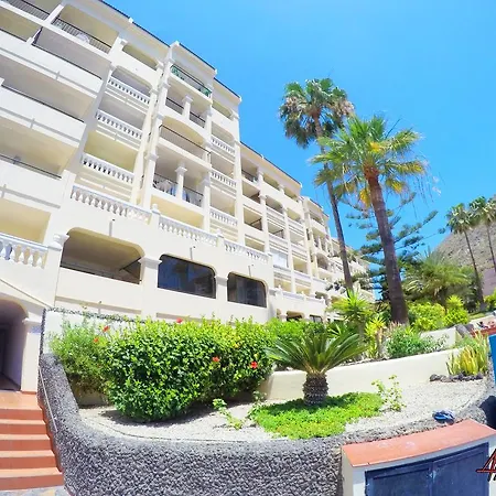 Aparthotel Castle Harbour