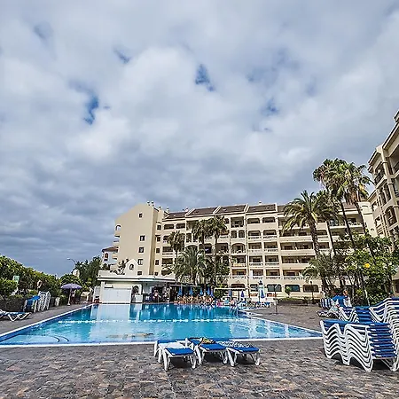 Castle Harbour Aparthotel